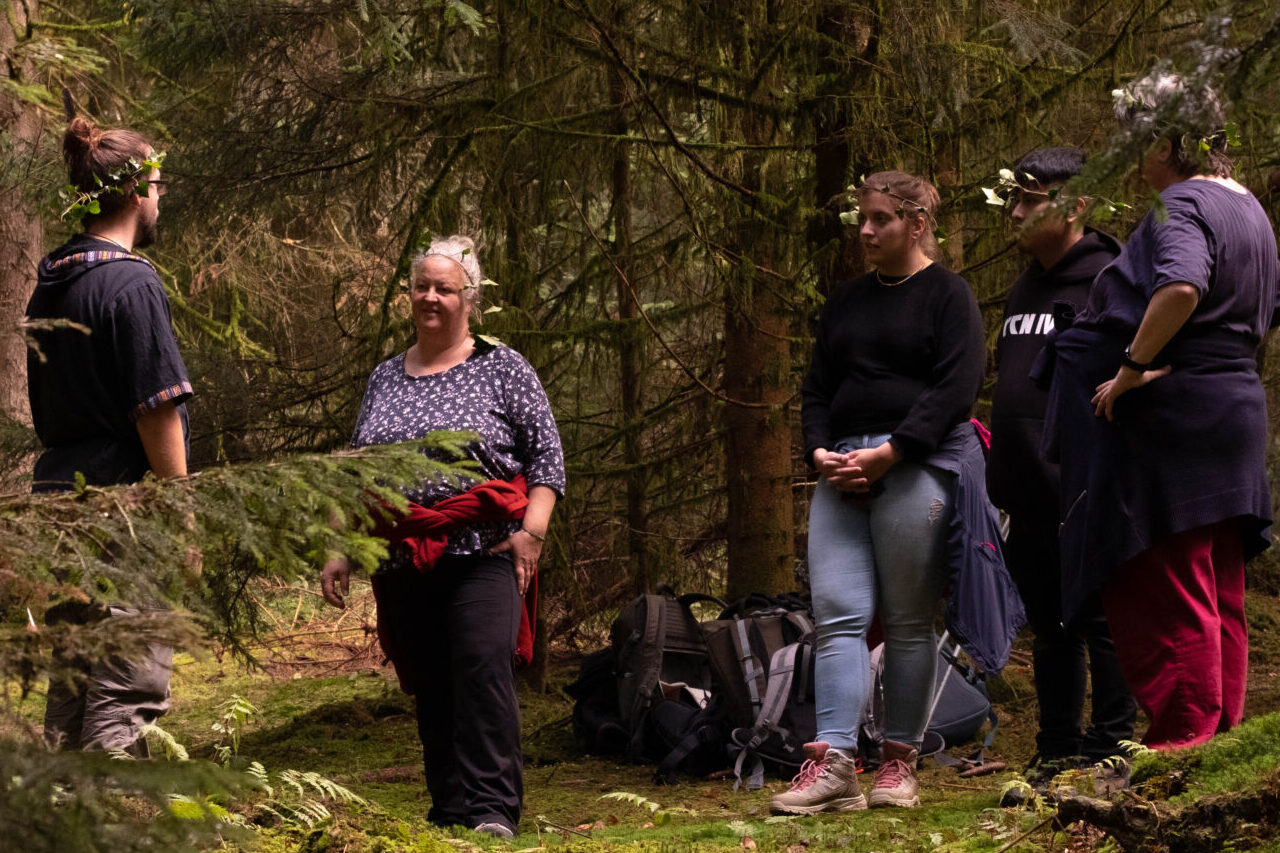 Gruppenübung im Naturkraft Workshop Emmental
